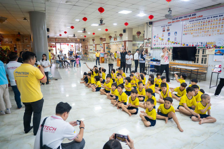 Cựu sinh viên và doanh nhân HUTECH viết tiếp hành trình nhân ái tại Mái ấm tình thương Phúc Lâm 88