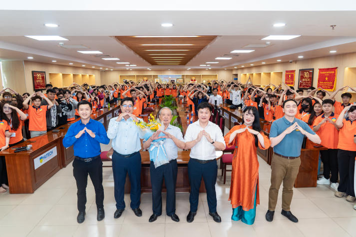 Tập huấn Ban cán sự khóa 2025: Rèn kỹ năng, khẳng định bản lĩnh thủ lĩnh sinh viên HUTECH 113