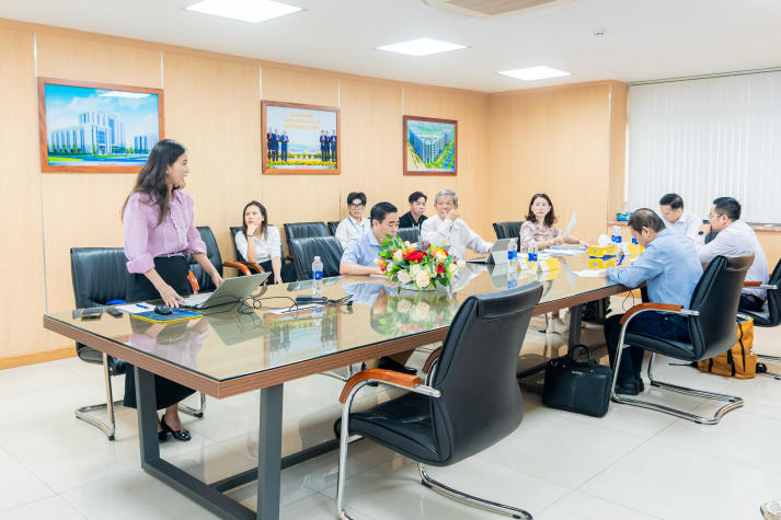 NCS. Lê Thị Mỹ Hạnh bảo vệ chuyên đề luận án Tiến sĩ về ứng dụng AI trong ngành lưu trú 46