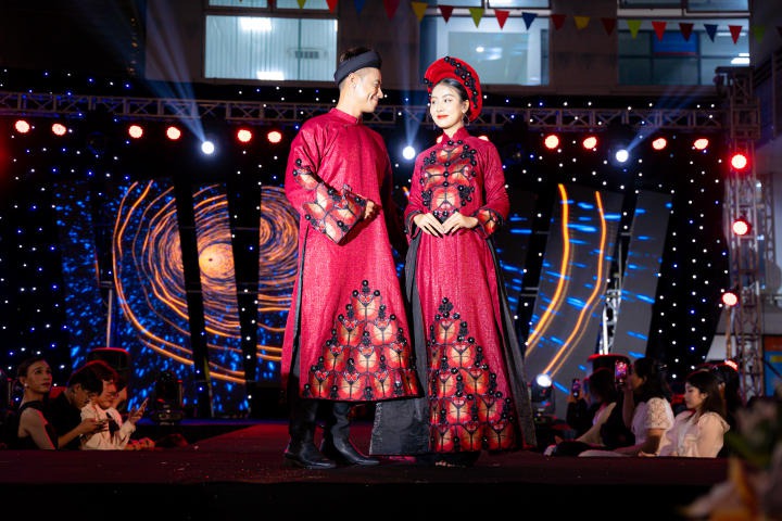 Sinh viên Quản trị sự kiện HUTECH mang sắc phục Việt lên sân khấu Fashion Show đầu tay 163