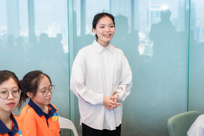 Sinh viên Khoa Hàn Quốc học HUTECH học gì tại Ngân hàng KEB Hana? 57