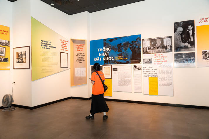 [Ảnh] Sinh viên Khoa Marketing - Kinh doanh quốc khám phá lịch sử, bồi đắp lý tưởng sống trên hành trình về nguồn 45