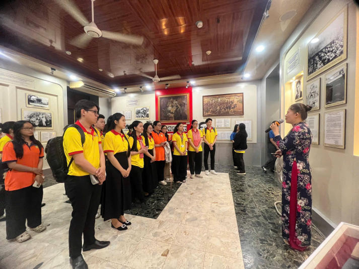 Khi mùa xuân được tạo nên từ ý thức sẻ chia của Khoa Tài chính - Thương mại HUTECH 49