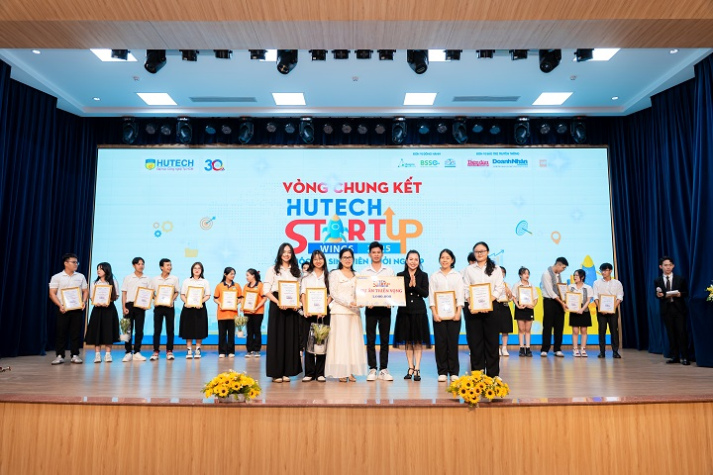 Chung kết HUTECH Startup Wings 2025: Trà sữa thảo mộc dạng viên nén TEA PIE lên ngôi Quán quân 111