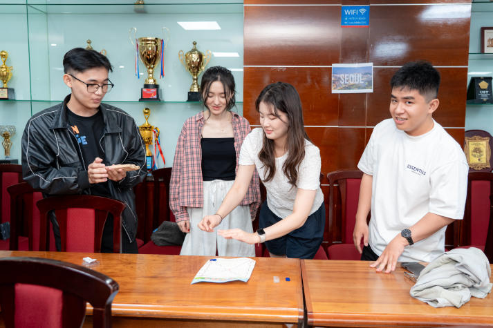 HUTECH and HUFS students kick off a series of cultural exchange activities and international project support 43