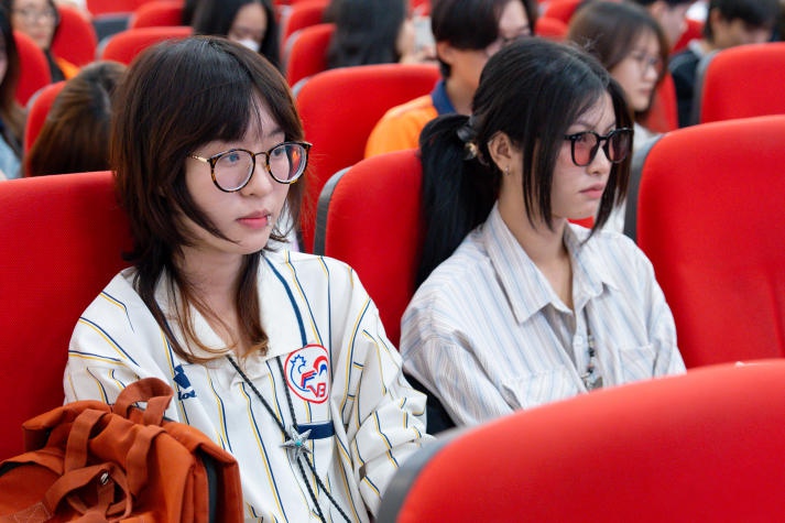 [Video] Students of the Faculty of Korean Studies showcased Korean proficiency at the 3rd "HUTECH Korean Speaking Contest" 125