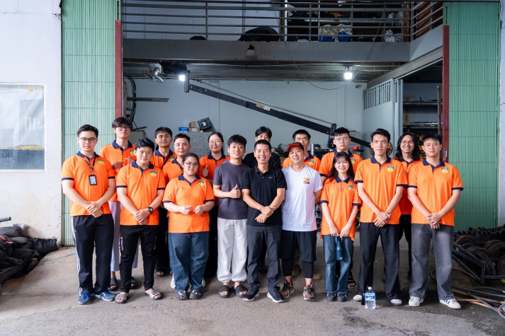 Sinh viên Công nghệ điện ảnh, truyền hình tìm hiểu quy trình sản xuất phim tại HKFilm Studio 6