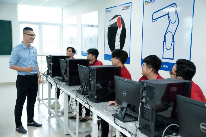 [Hướng nghiệp 2026] Kỹ thuật máy tính: Học gì? Làm gì? 24