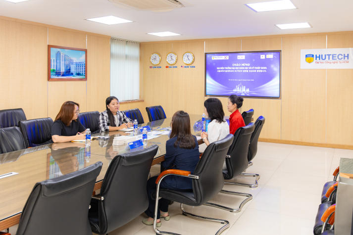 Faculty of Korean Studies holds working session with SeoulTech, strengthening Vietnam Korea educational cooperation 39