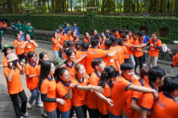 Sinh viên Viện Khoa học Ứng dụng HUTECH “bung xoã” sức trẻ qua hội trại “Sức trẻ Khoa học Ứng dụng” 66