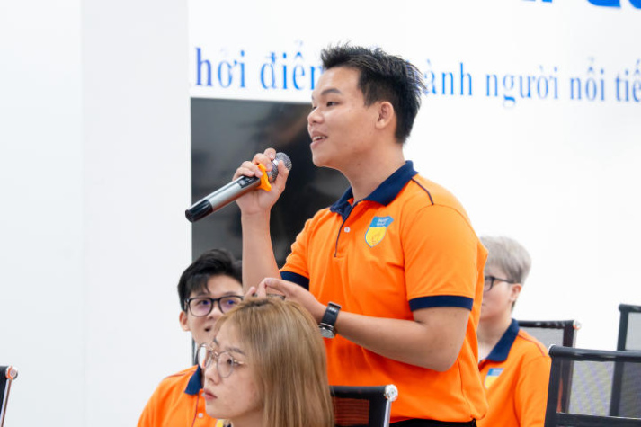 ​[Video] Sinh viên Truyền thông đa phương tiện “nhập vai” thành host livestream chuyên nghiệp trong chuyến đi đến G.DJS 70