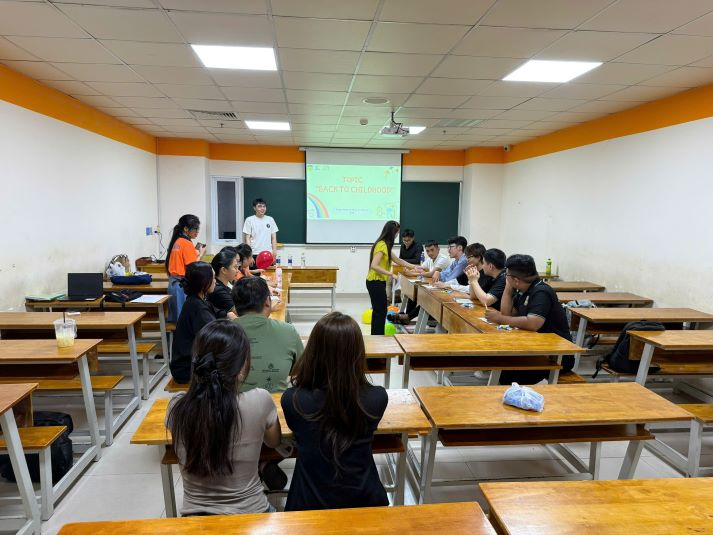 HUTECH-ers tự tin thành thạo tiếng Anh nhờ 3 bí quyết học thông minh từ CLB HESC 12