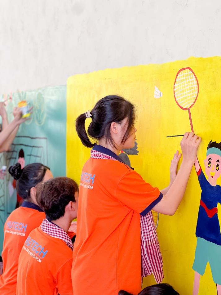 Sinh viên Khoa Luật HUTECH mang yêu thương, sức trẻ giúp đỡ các hoàn cảnh khó khăn tại huyện Nhà Bè 85