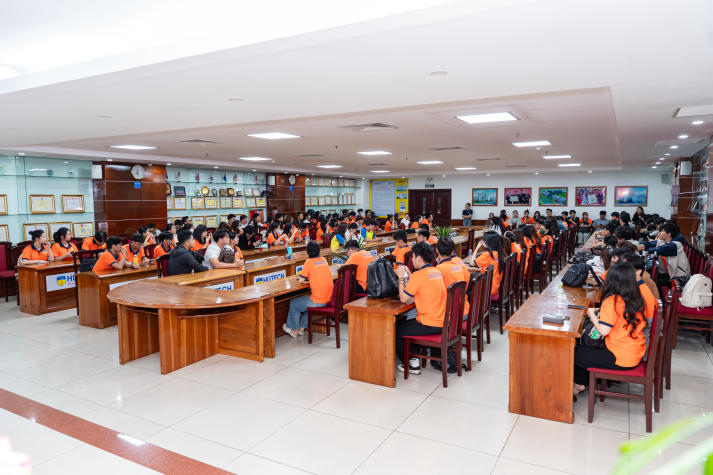 Top 12 đội thi chính thức bước vào vòng Tăng tốc cuộc thi “HUTECH HRM Challenge” 2025 15