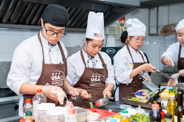 [Video] HUTECH Students Showcase Culinary Talent in the “Taste of Chicken” Grand Finale 62