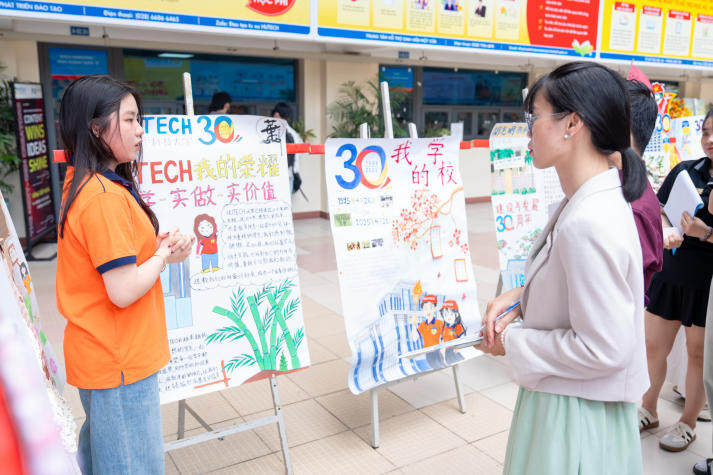 Sinh viên Khoa Trung Quốc học lan tỏa niềm tự hào HUTECH qua các tác phẩm báo tường tiếng Trung 88