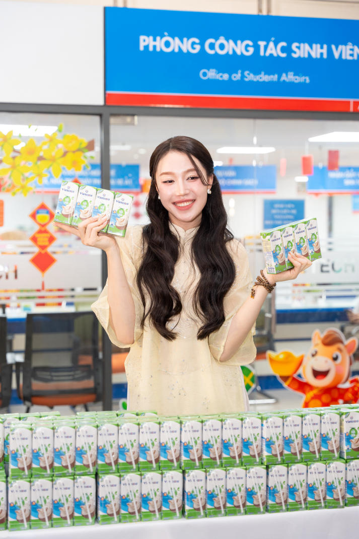 HUTECH chung tay lan tỏa yêu thương tại chương trình “Tết hạnh phúc - Mùa 4” 63