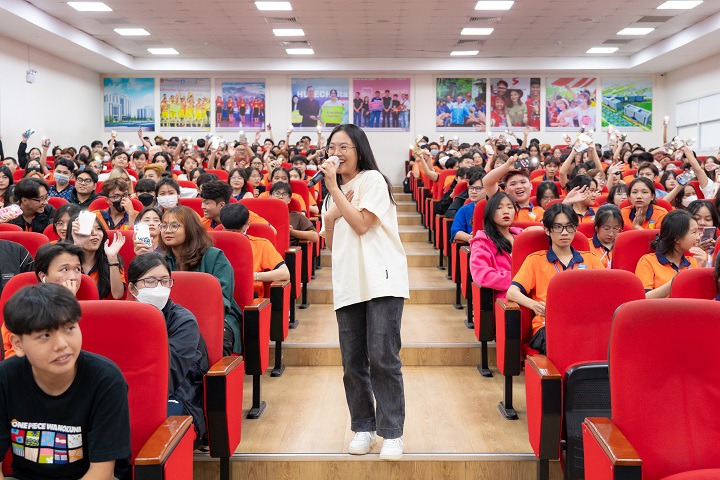 Sôi nổi buổi gặp gỡ, chào đón tân sinh viên Khoa Truyền thông và Thiết kế HUTECH 20