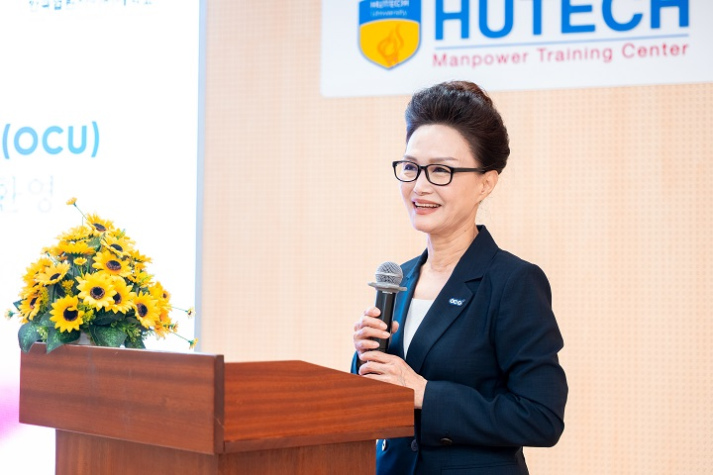 [Video] Giao lưu cùng chuyên gia Hàn Quốc, sinh viên Viện Khoa học Ứng dụng cùng học, cùng đẹp theo chuẩn K-Beauty 26