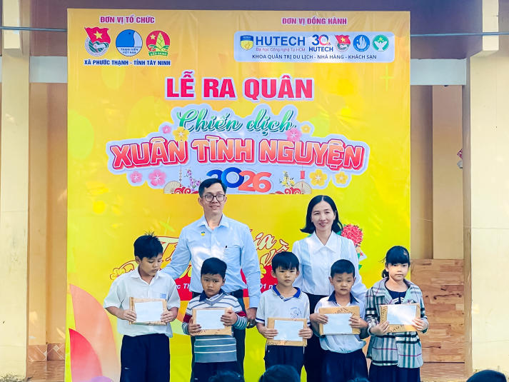 Tuổi trẻ Khoa Quản trị Du lịch - Nhà hàng - Khách sạn mang xuân đến vùng đất nghĩa tình 51