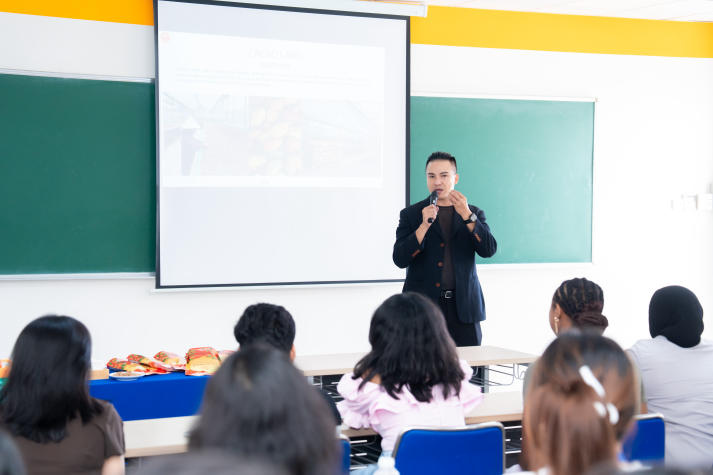 HUTECH-ers cùng bạn bè quốc tế khám phá nông sản Việt qua hương vị ca cao 12