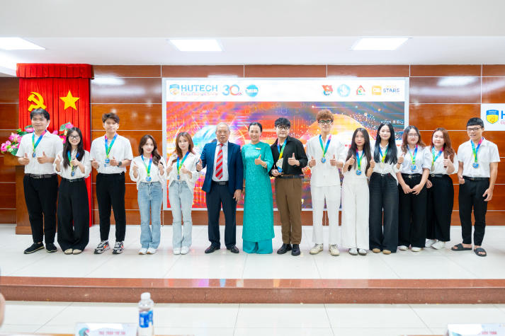 “Mầm Xanh” chiến thắng thuyết phục tại cuộc thi The Next-Gen Creators 2025 của Khoa Marketing - Kinh doanh quốc tế 30