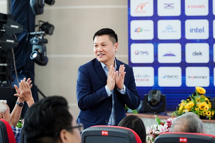 Khoa Công nghệ thông tin HUTECH tưng bừng chào đón tân binh về ngôi nhà chung 34