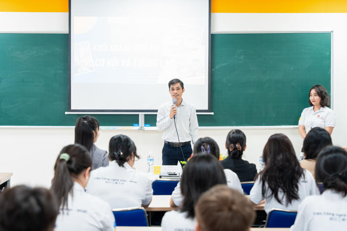 Mở rộng cơ hội nghề nghiệp trong ngành dịch vụ cho sinh viên VJIT 67