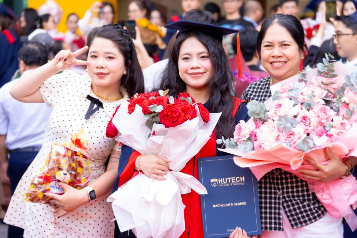 [Video] Tân Cử nhân, Kỹ sư Khoa Quản trị kinh doanh HUTECH chính thức gia nhập thị trường lao động 64