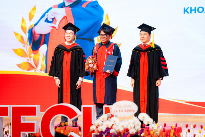 “Học tập suốt đời và không ngừng phát triển năng lực ngoại ngữ” 74