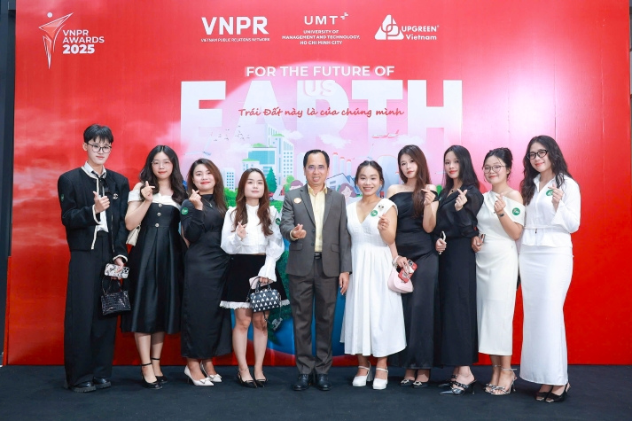 Sinh viên Quan hệ công chúng HUTECH chinh phục đấu trường quốc tế với giải Bạc ASEAN PR Excellence Awards 2025 5