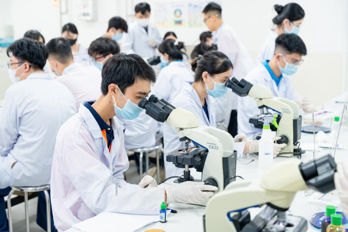 [Ảnh] Khám phá loạt “tọa độ” học tập, thực hành và rèn luyện thú vị tại HUTECH 18