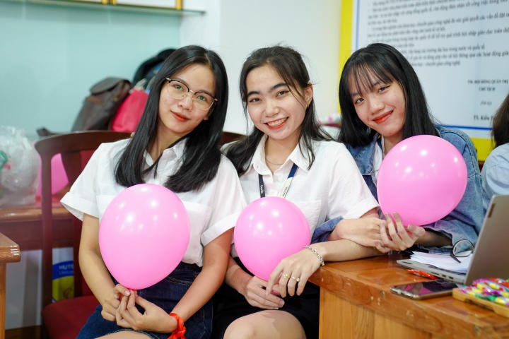 Ý nghĩa ngày Valentine với Talkshow “ Trạm yêu” của Khoa Marketing - Kinh doanh quốc tế 73