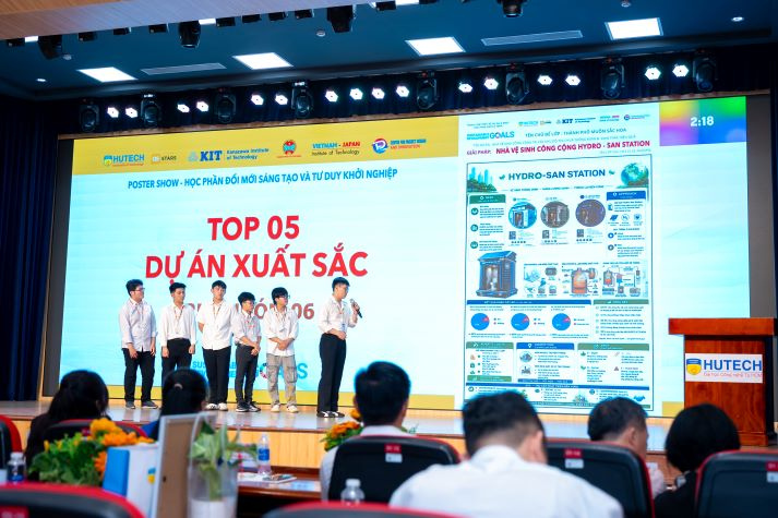 Sinh viên HUTECH “ươm” ý tưởng xanh từ những bài toán của thành phố 54