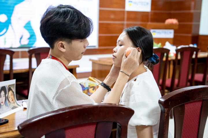Sinh viên Khoa Trung Quốc học trổ tài makeup tôn vinh nhan sắc người phụ nữ nhân dịp 08/03 66