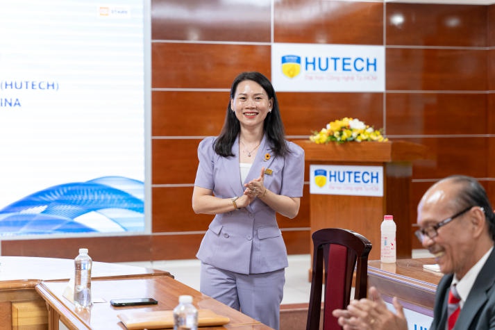 “Bỏ túi” nhiều bí kíp học tiếng Anh cùng sinh viên Khoa Quản trị kinh doanh HUTECH 92