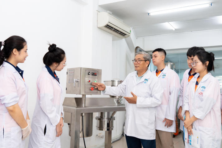 [Hướng nghiệp 2026] Dược học - Lựa chọn đón đầu xu hướng chăm sóc sức khỏe hiện đại 22