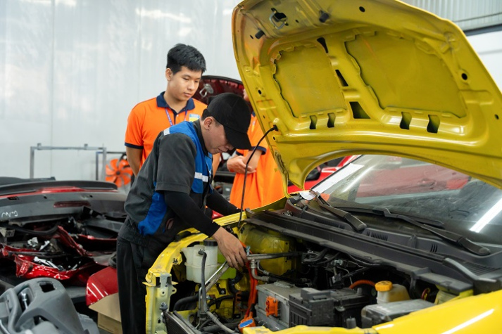 Từ giảng đường đến xưởng ô tô: Sinh viên VKIT chạm môi trường thực tế từ năm nhất 72