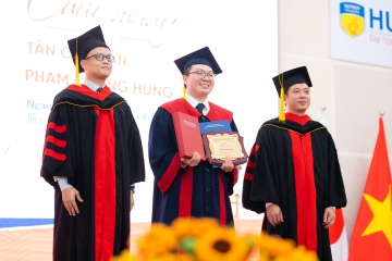[Video] Tân Cử nhân, Kỹ sư Viện Công nghệ Việt - Nhật HUTECH tốt nghiệp trong niềm hân hoan và xúc động 86