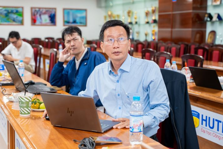 Giảng viên Khoa Tài chính - Thương mại cập nhật xu hướng ứng dụng AI trong nghiên cứu khoa học lĩnh vực kinh tế 86