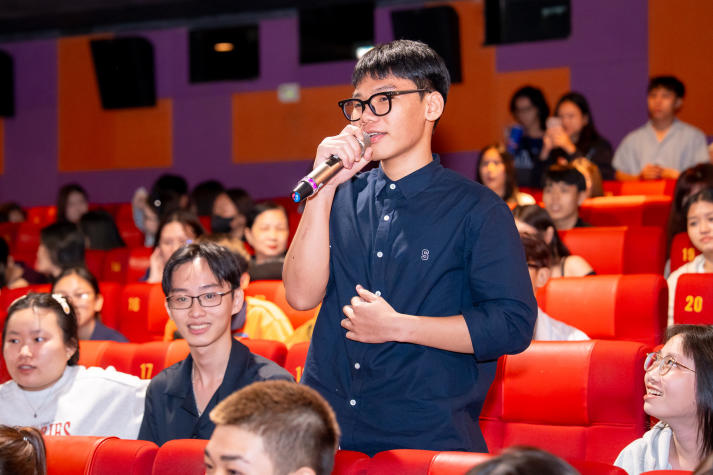 Giao lưu cùng đoàn phim “Cục vàng của ngoại”: Sinh viên Truyền thông - Điện ảnh học nghề từ hậu trường điện ảnh 98