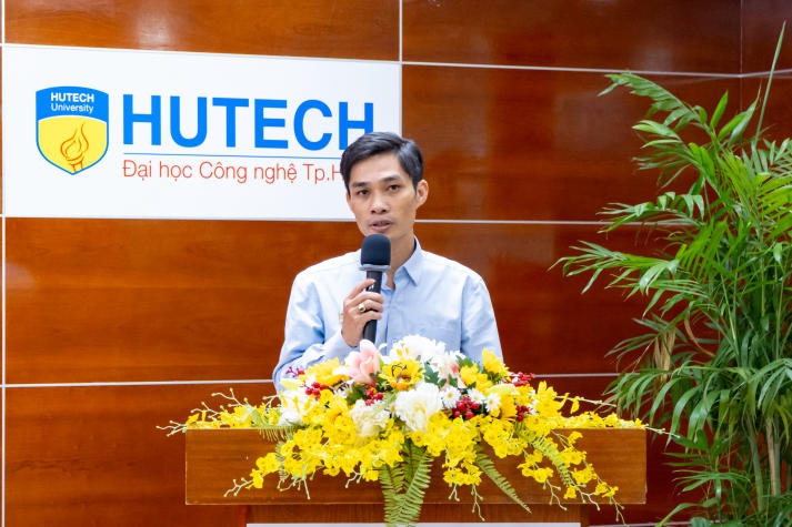 Từ Lễ kết nạp Đảng viên đến những câu chuyện anh hùng: Hành trình truyền lửa của Chi bộ 13 HUTECH 22