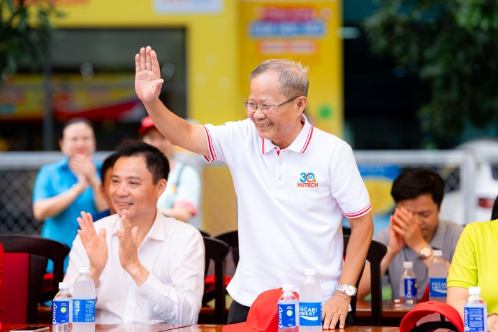 [Video] Sôi động, gắn kết và bùng nổ tại Hội thao Cán bộ - Giảng viên - Nhân viên HUTECH 2025 53