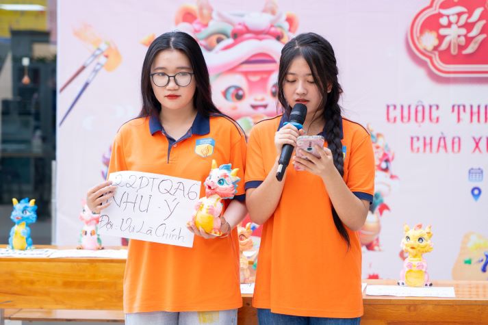 Sinh viên Khoa Trung Quốc học hào hứng trang trí tượng chào mừng Xuân Giáp Thìn 2024 78
