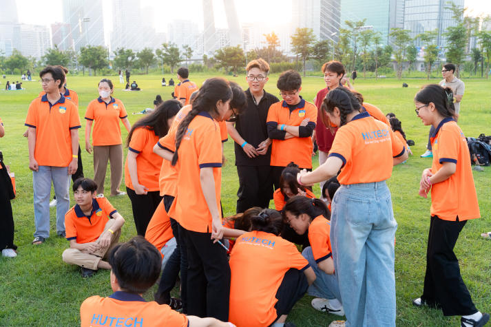 [Ảnh] Sinh viên Khoa Marketing - Kinh doanh quốc khám phá lịch sử, bồi đắp lý tưởng sống trên hành trình về nguồn 92