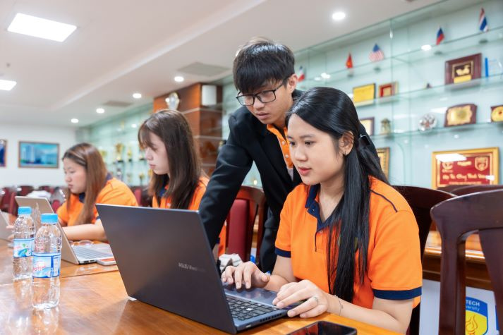 Sinh viên Khoa Tài chính - Thương mại trải nghiệm tạo Video & App bằng AI “No-code” 50