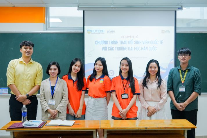 Students of the HUTECH Faculty of Korean Studies were preparing for their study abroad 28