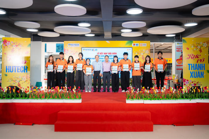 [Video] HUTECH Chào Xuân 2026: “Bật mood” Tết Việt giữa khuôn viên trường 52