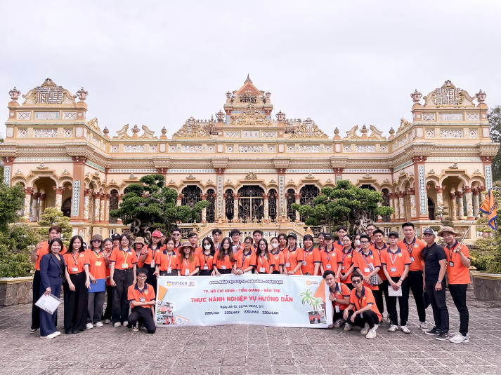 Sinh viên Quản trị dịch vụ du lịch và lữ hành học bằng trải nghiệm qua hành trình miền Tây sông nước 8