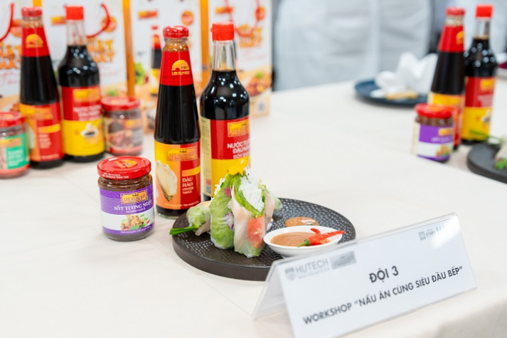 Bếp trưởng 5 sao đứng lớp, sinh viên Quản trị nhà hàng học nghề từ căn bếp thật 34